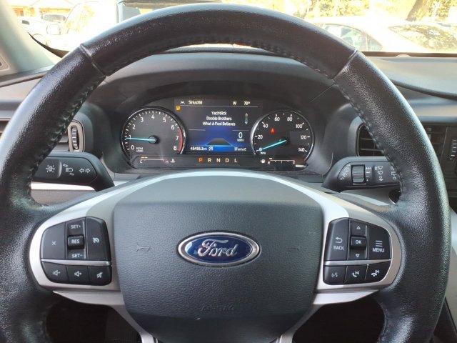 Used 2021 Ford Explorer XLT AWD/4WD image 25