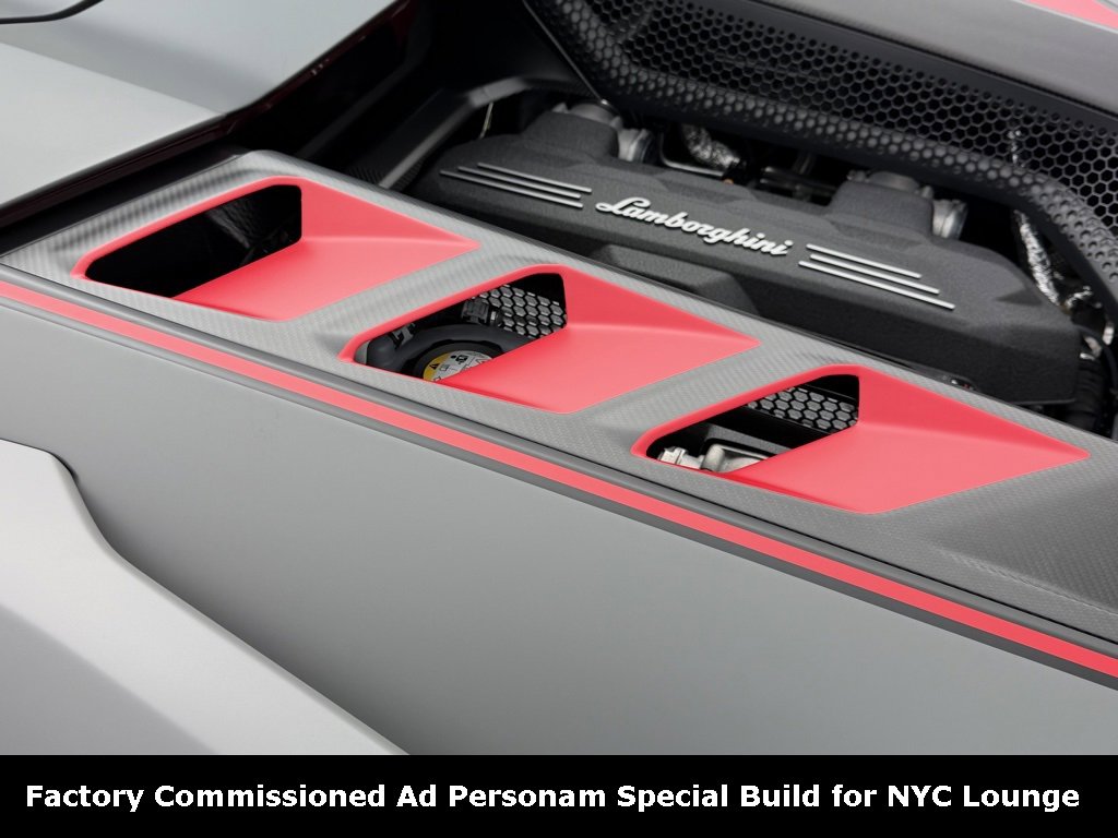 Used 2024 Lamborghini Revuelto image 27