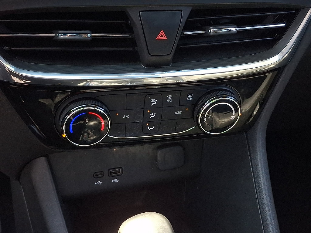 Used 2024 Buick Encore GX Sport Touring AWD/4WD image 15