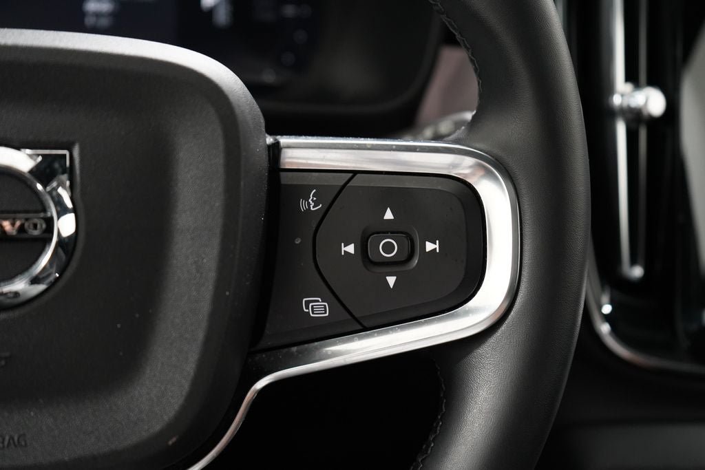 Used 2023 Volvo XC40 Recharge Ultimate AWD/4WD image 29