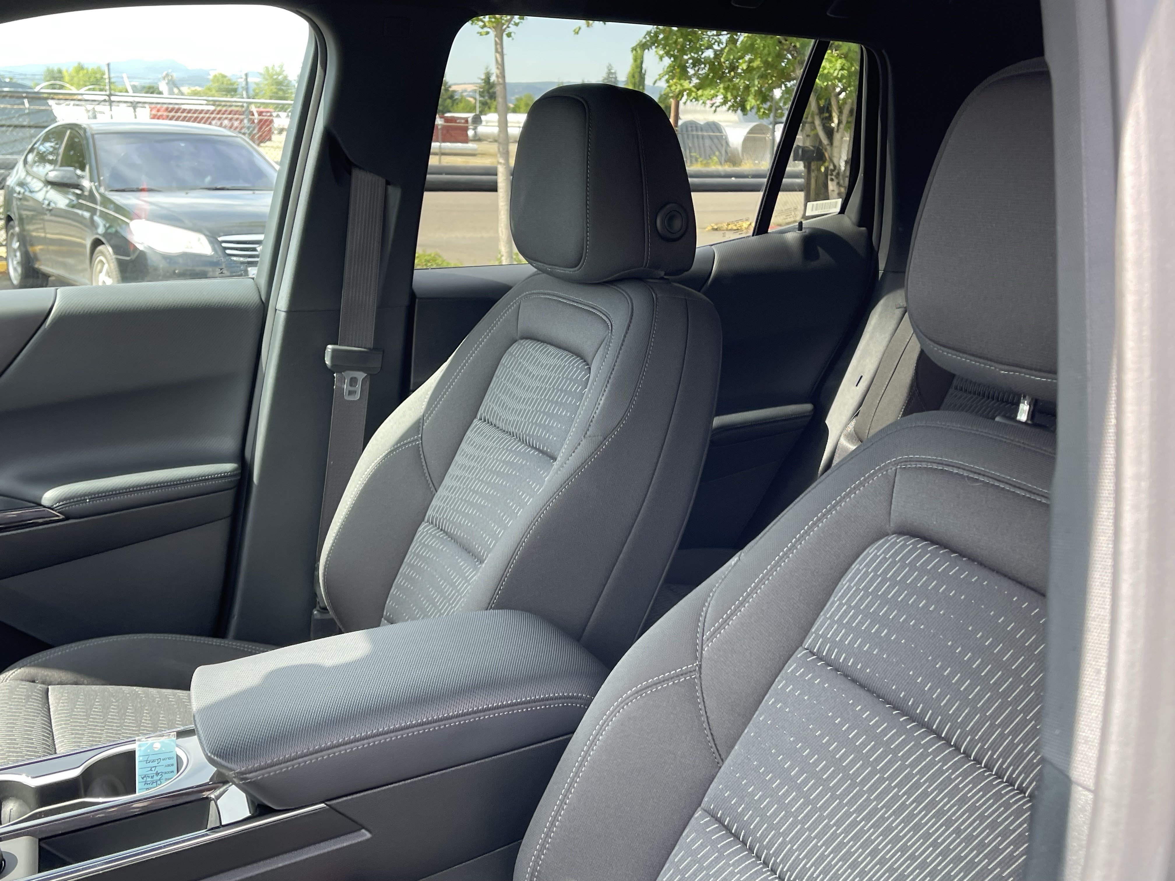 Used 2026 Chevrolet Equinox LT AWD/4WD image 18