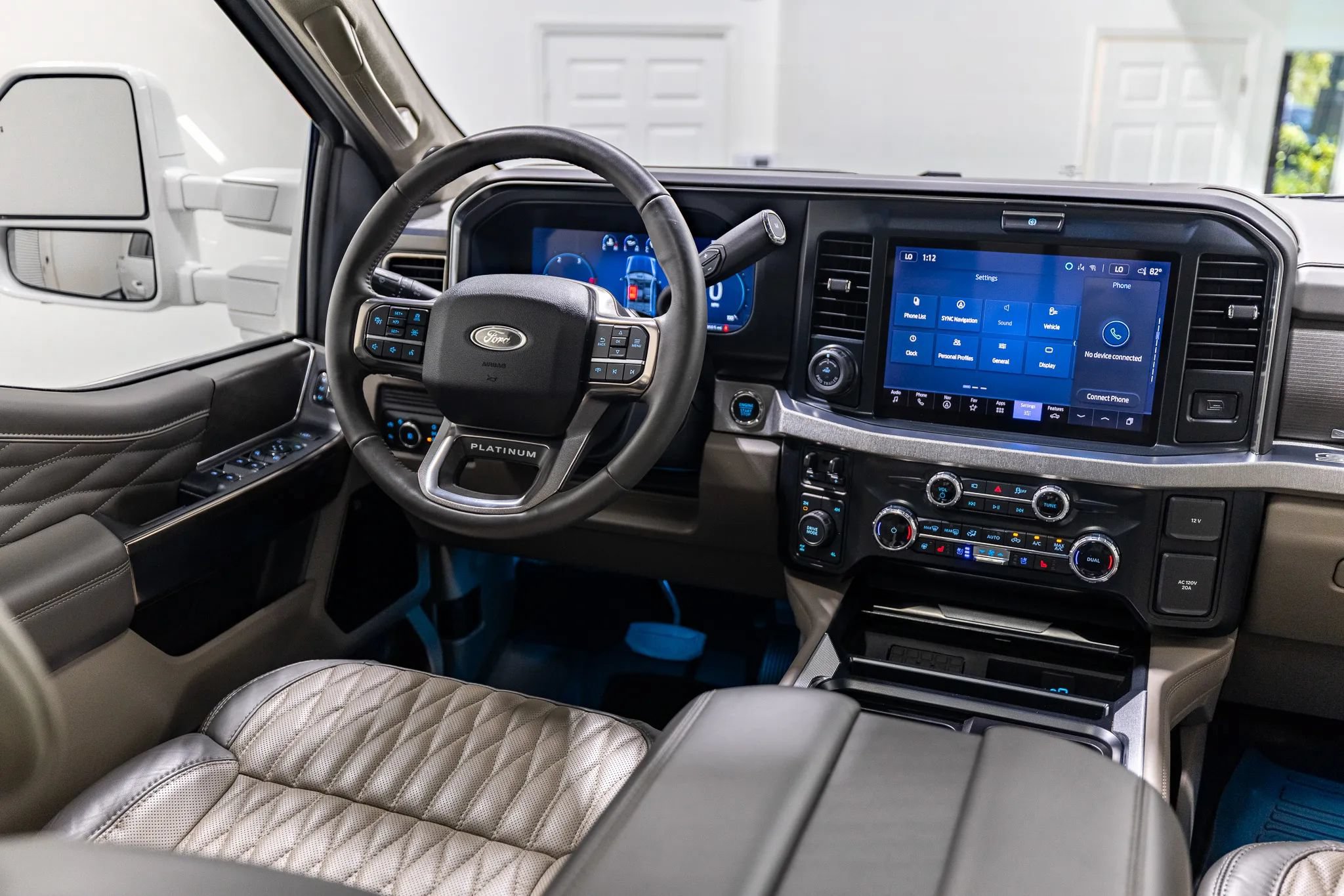 Used 2025 Ford F250 Platinum w/ Platinum Plus Package AWD/4WD image 47