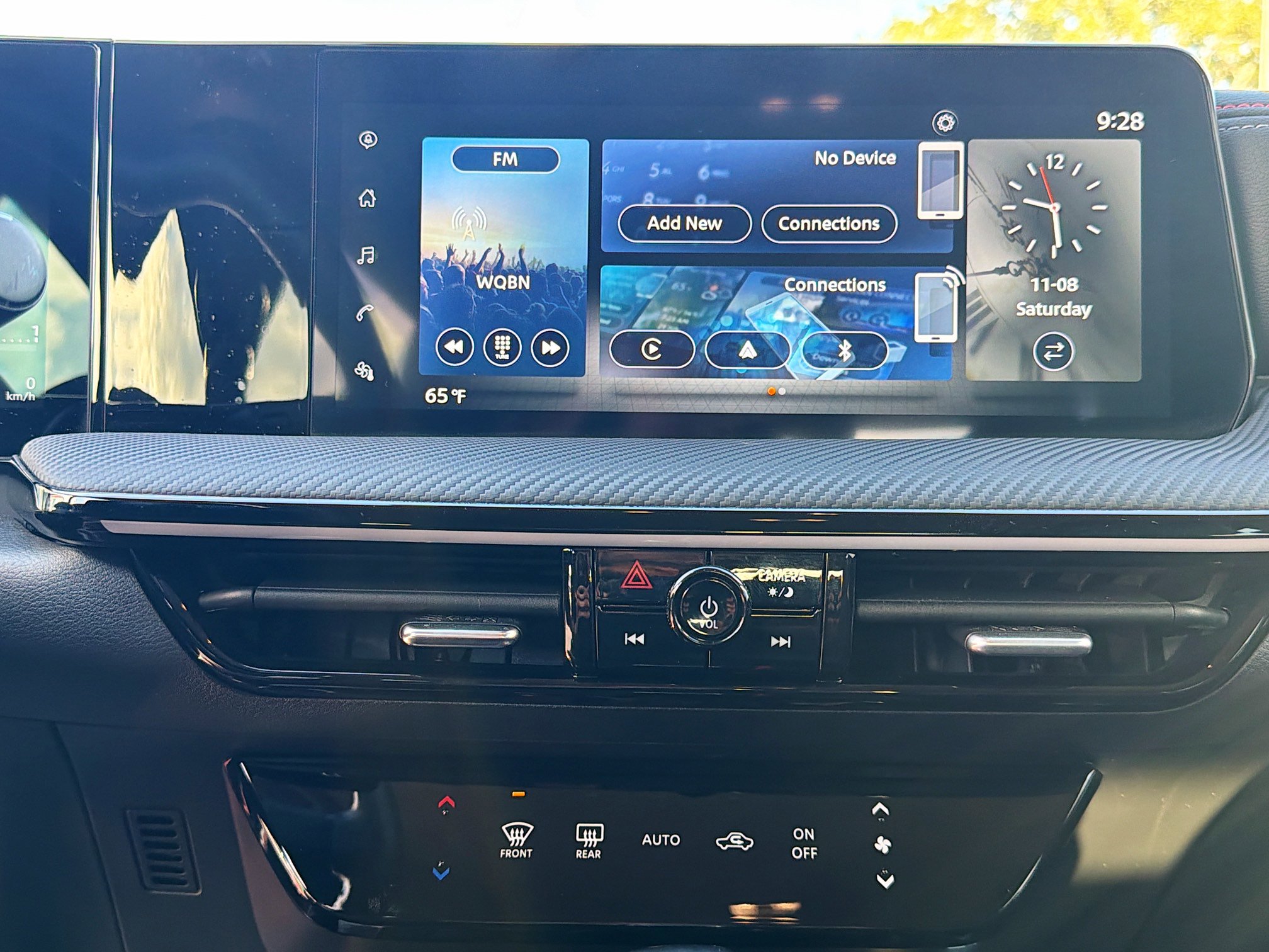 Used 2025 Nissan Kicks SR image 27