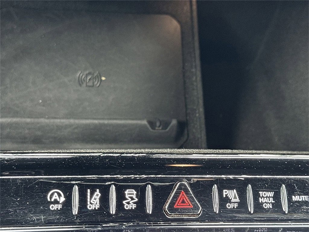 Used 2023 Jeep Wagoneer L Series II image 11