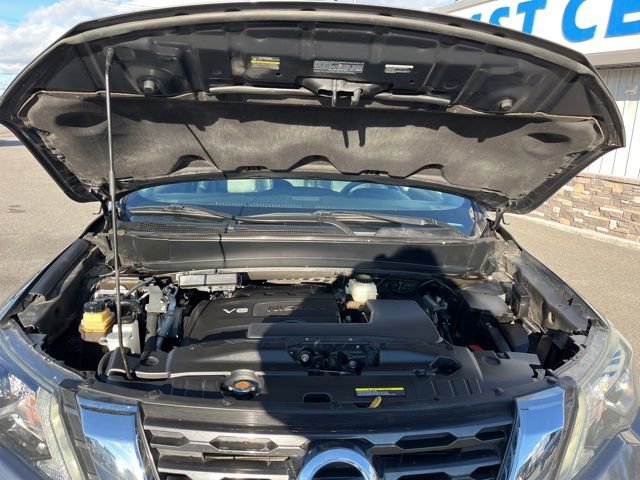 Used 2018 Nissan Pathfinder Platinum AWD/4WD image 25