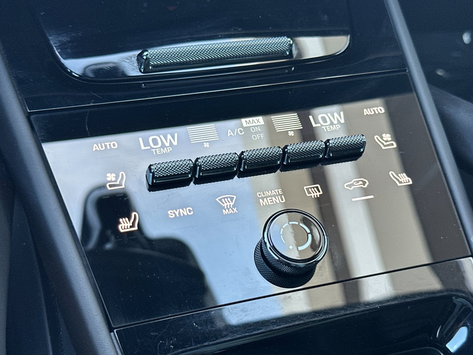 Certified 2024 Porsche Cayenne AWD/4WD image 20