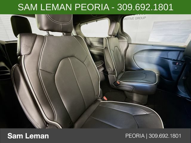 New 2027 Chrysler Pacifica Limited w/ S Appearance Package FWD image 29
