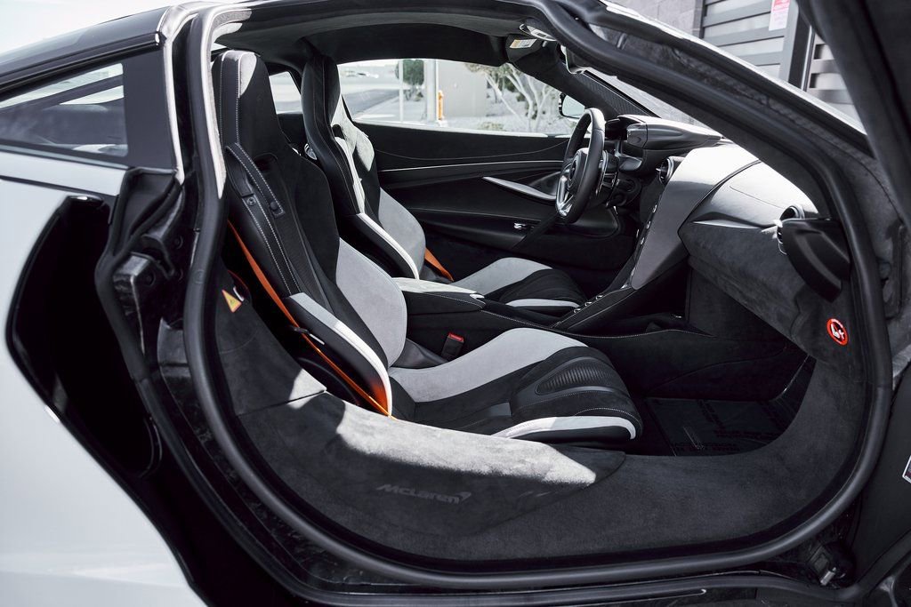 Used 2024 McLaren 750S RWD image 29