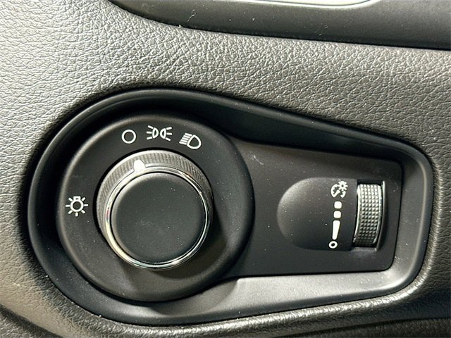 Used 2021 Jeep Renegade Sport image 12