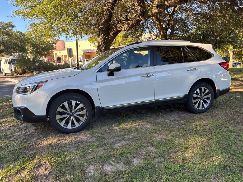Used 2017 Subaru Outback 2.5i Touring w/ Popular Package #5A AWD/4WD image 4