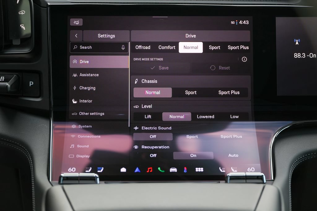 New 2026 Porsche Cayenne Electric AWD/4WD image 21