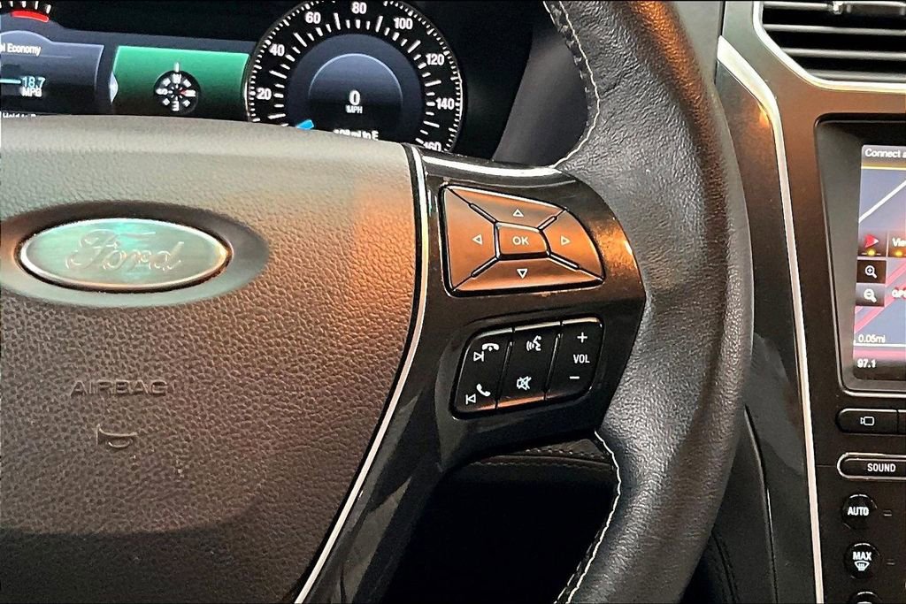 Used 2016 Ford Explorer Platinum image 12