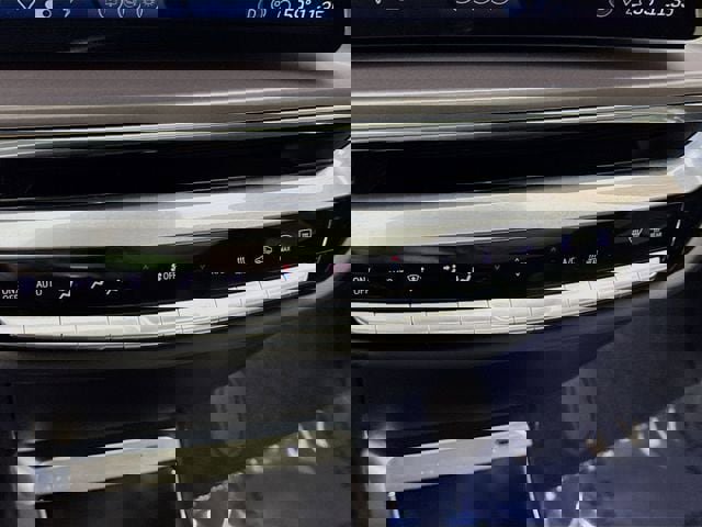 Used 2024 Cadillac Lyriq Tech image 17