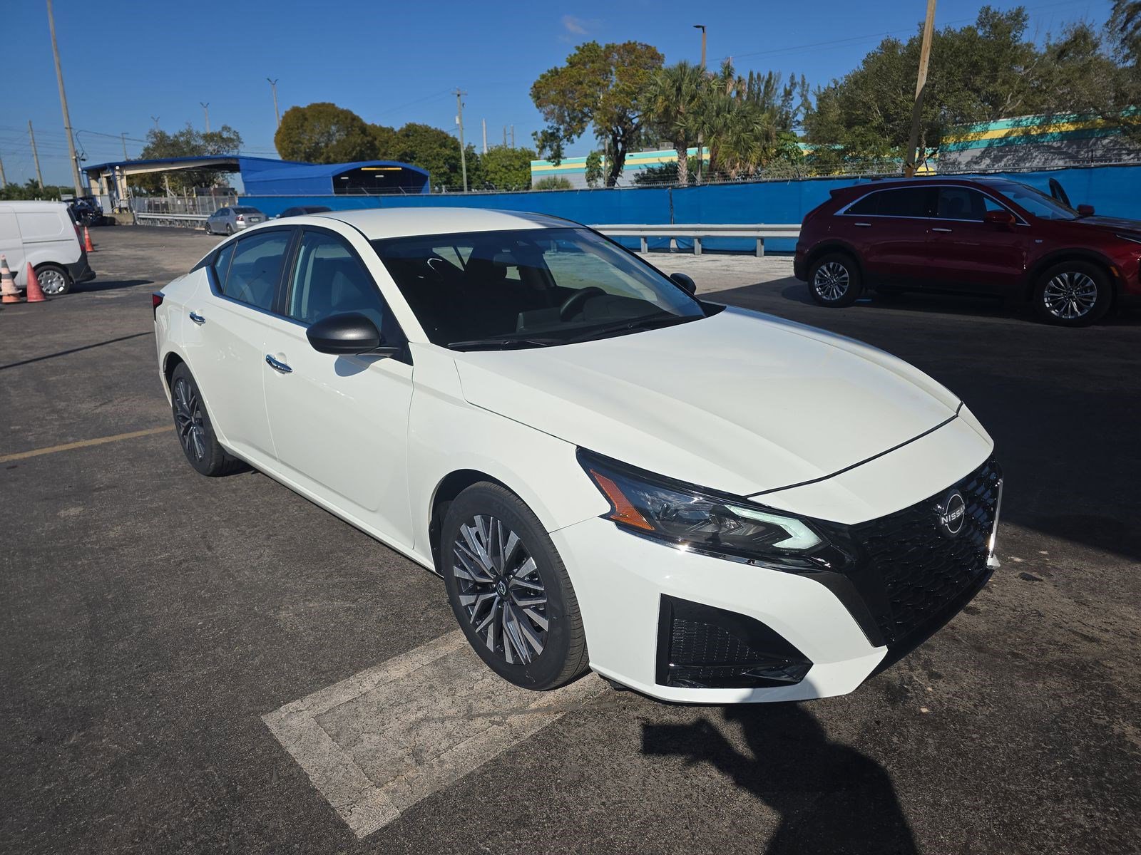 Used 2025 Nissan Altima 2.5 SV image 4
