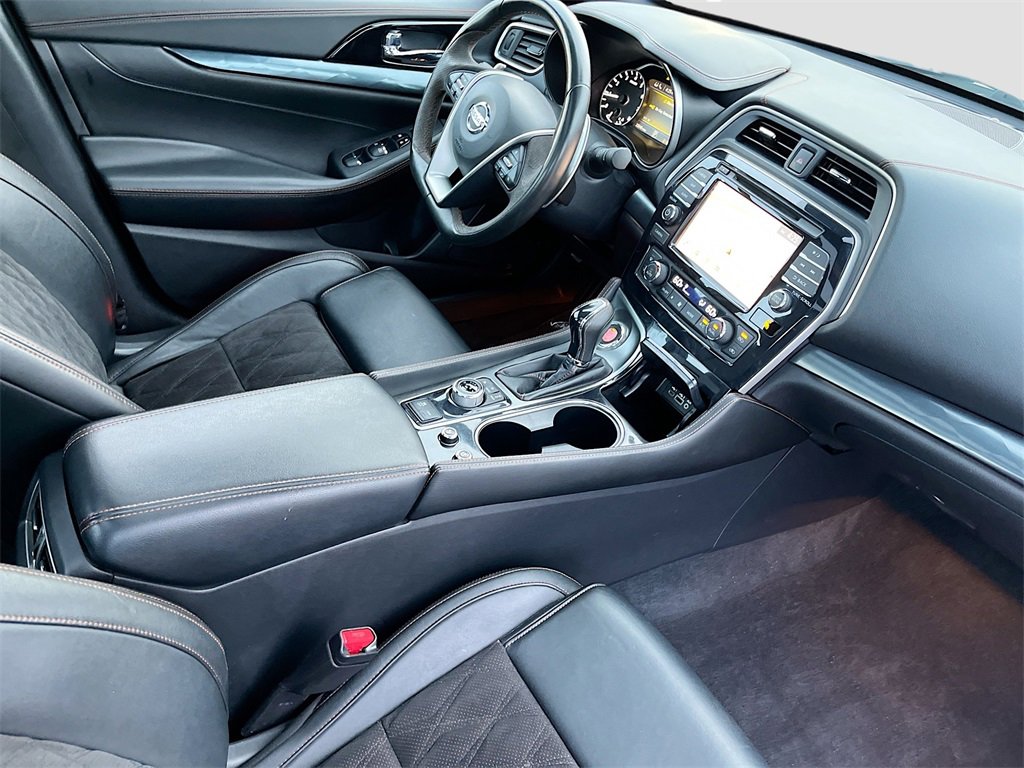 Used 2022 Nissan Maxima SR w/ Sport Mat Group image 25