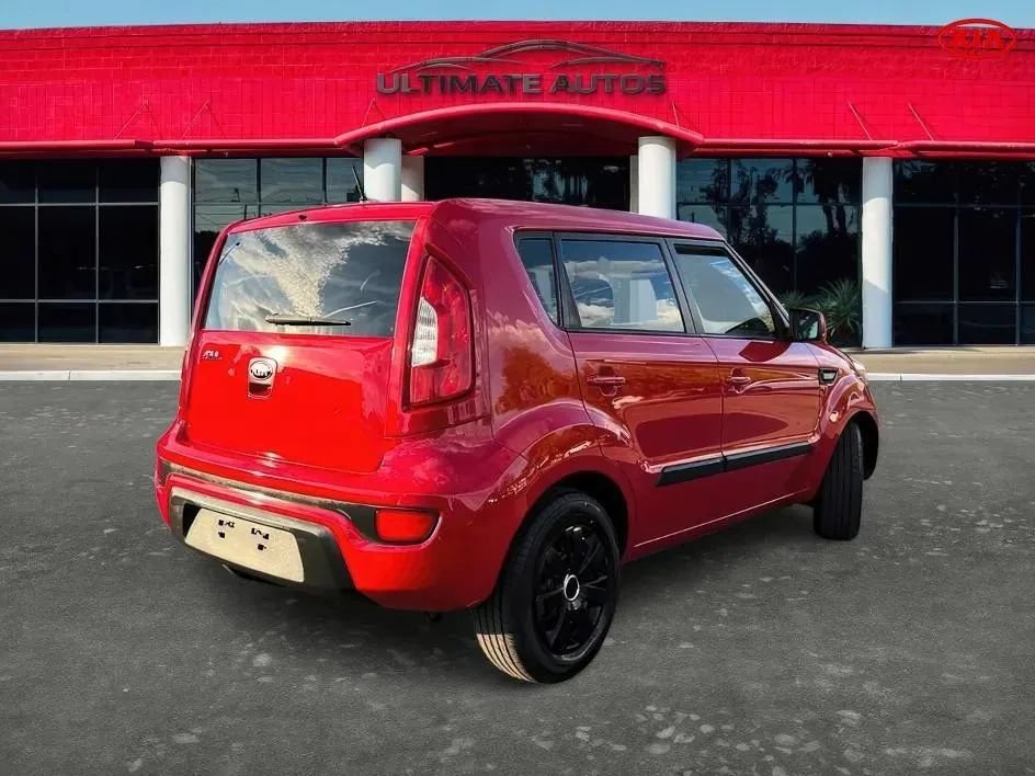 Used 2013 Kia Soul FWD image 3
