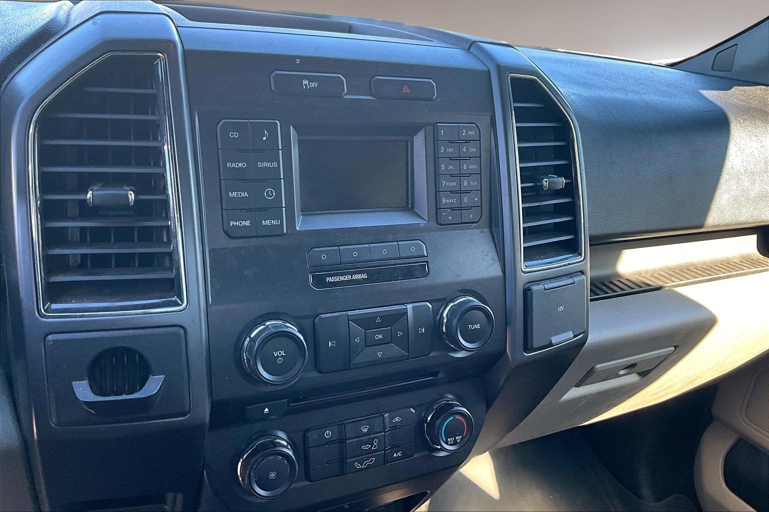 Used 2017 Ford F150 XLT image 7