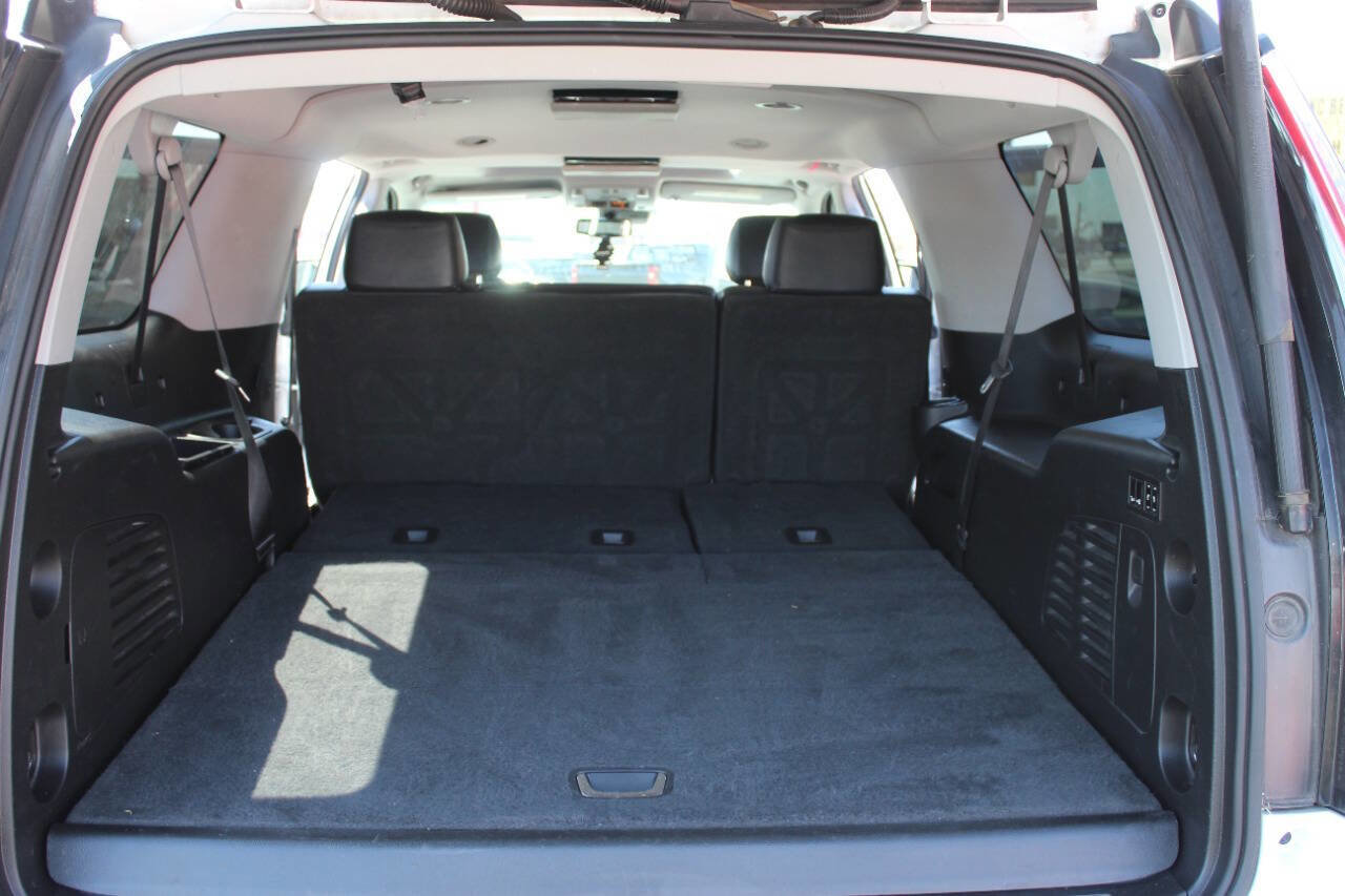 Used 2018 Cadillac Escalade ESV Luxury AWD/4WD image 14