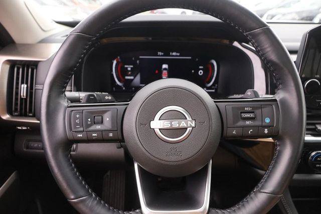 Used 2024 Nissan Pathfinder Platinum image 13