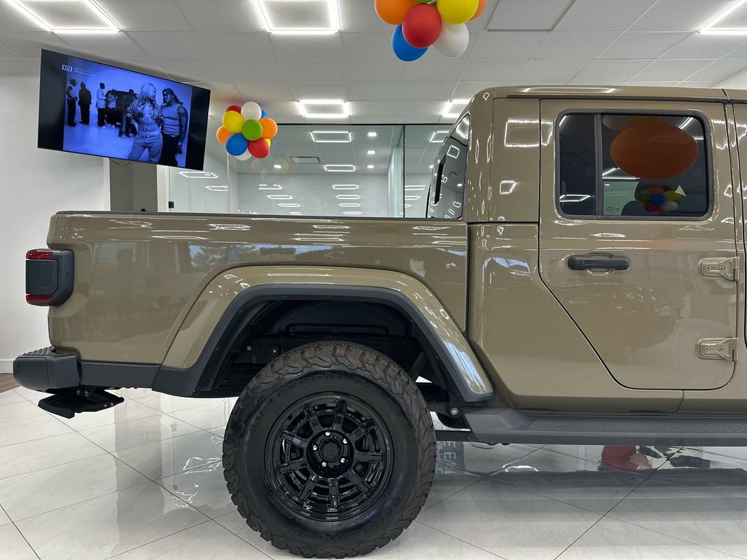 Used 2020 Jeep Gladiator Overland w/ LED Lighting Group image 8