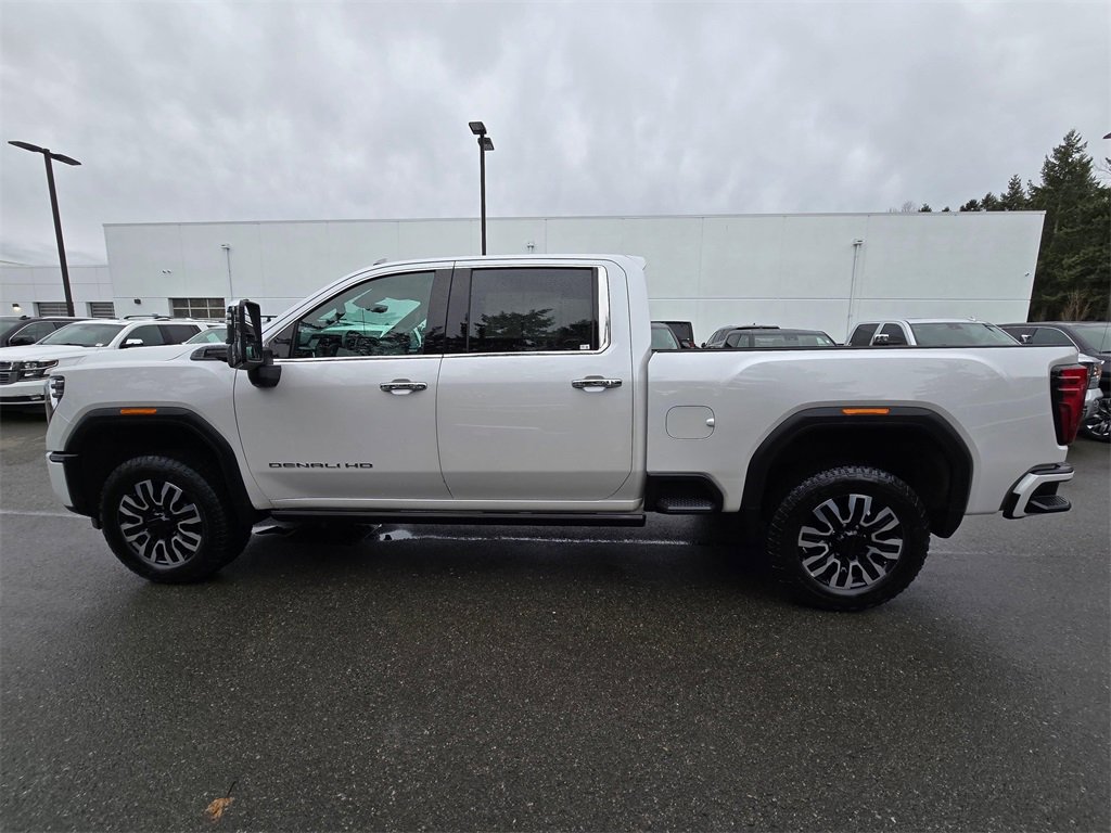 Used 2024 GMC Sierra 3500 Denali Ultimate image 2