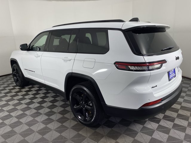 Used 2025 Jeep Grand Cherokee L Limited w/ Black Appearance Package AWD/4WD image 11