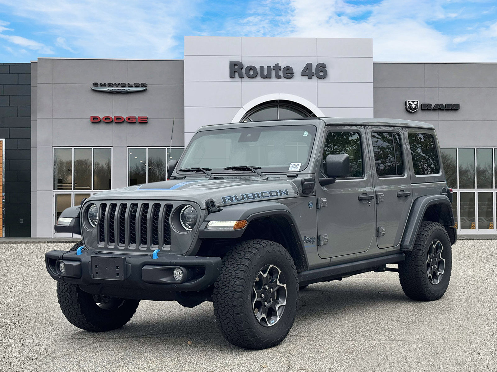 Used 2023 Jeep Wrangler Unlimited Rubicon 4xe w/ Steel Bumper Group AWD/4WD image 2