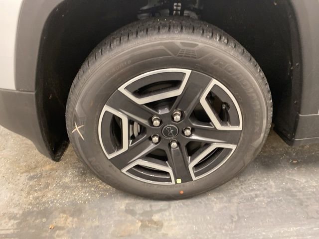 New 2026 Jeep Cherokee Limited image 30