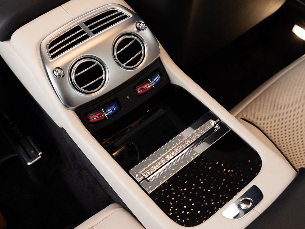 Used 2019 Rolls-Royce Wraith image 22