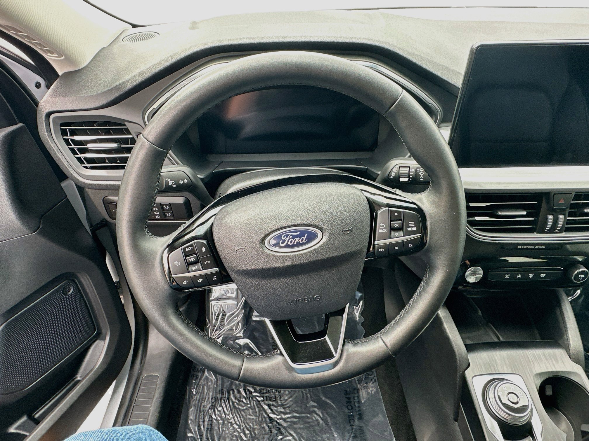 Used 2025 Ford Escape Platinum AWD/4WD image 17