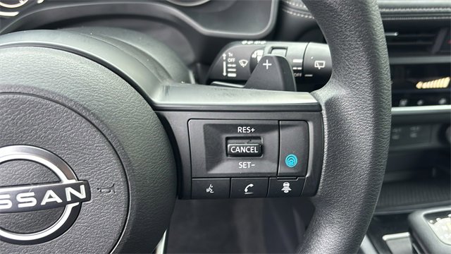 Used 2024 Nissan Rogue SV image 17