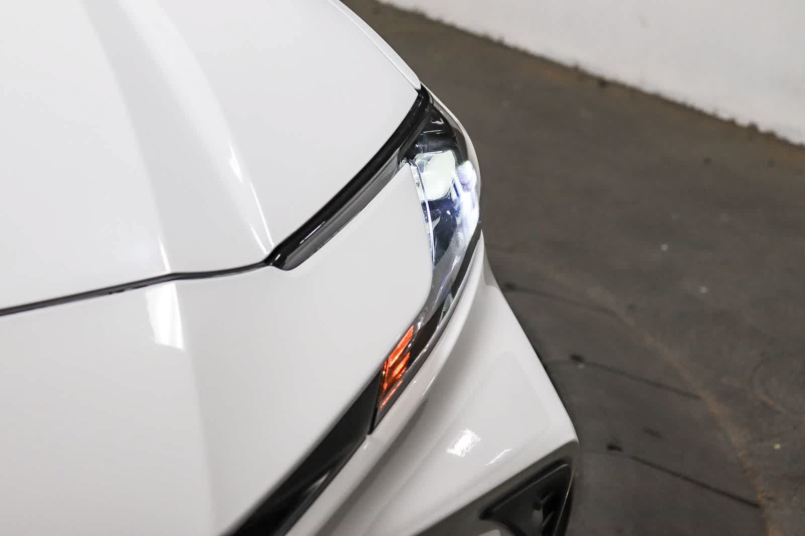 Used 2025 Toyota Camry SE w/ Convenience Package FWD image 7