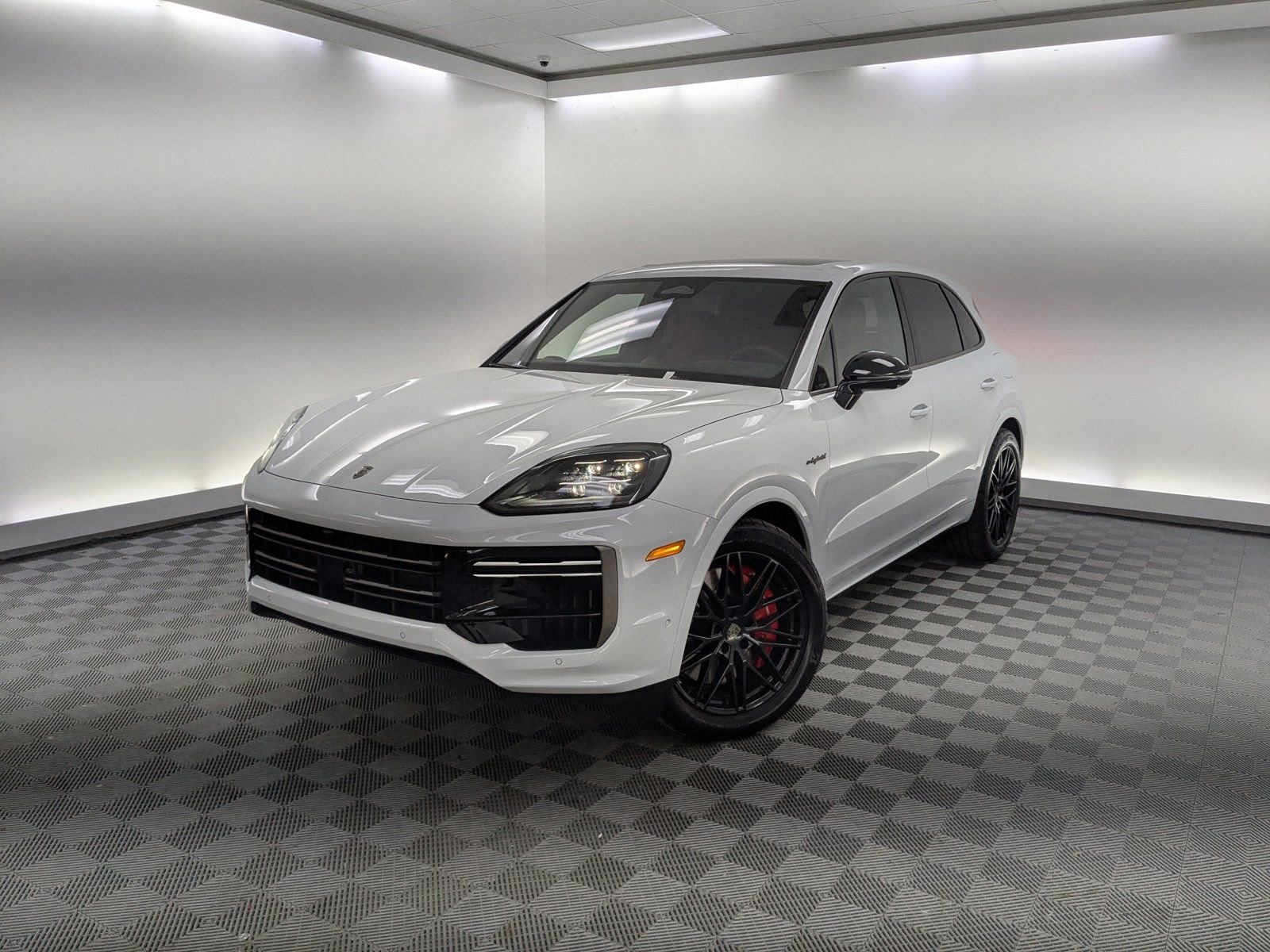 New 2026 Porsche Cayenne Turbo image 1