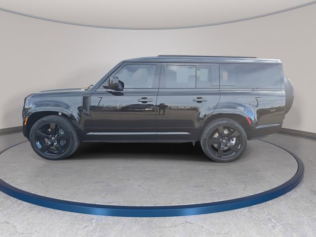 Used 2025 Land Rover Defender 130 X-Dynamic SE image 8