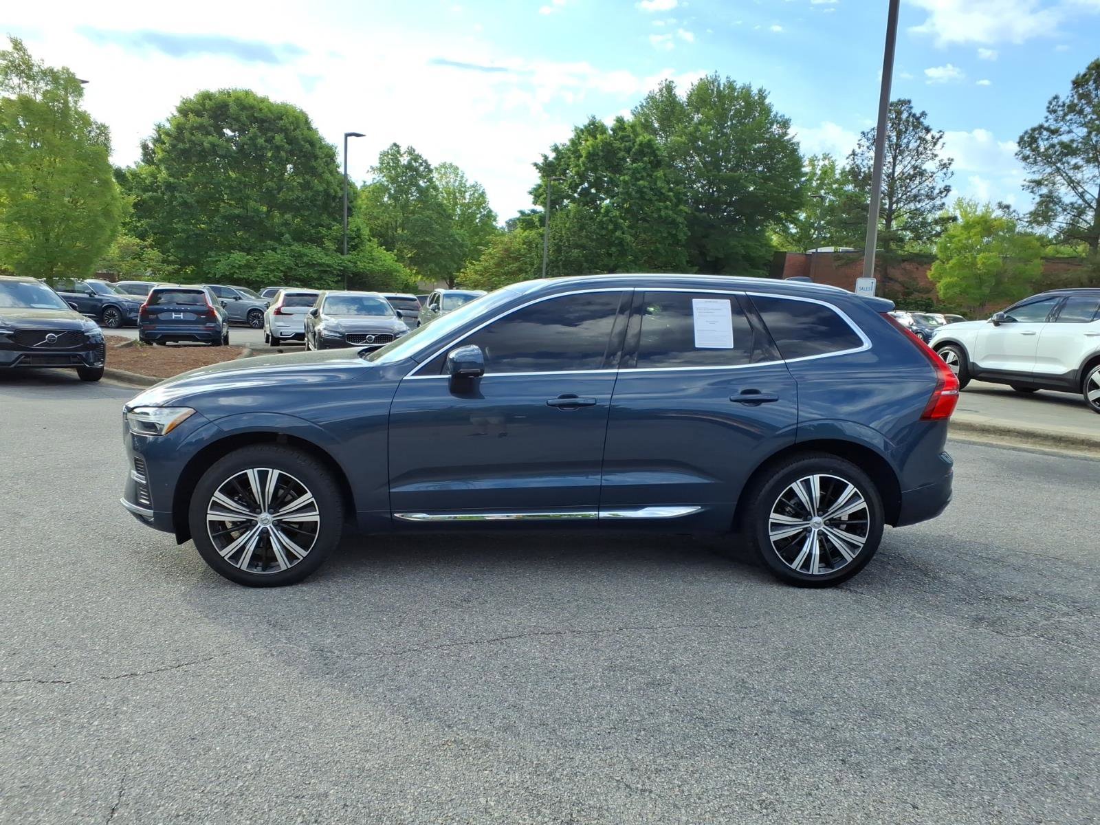 Used 2023 Volvo XC60 B5 Plus image 8