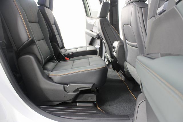 New 2026 GMC Acadia AT4 w/ Luxury Package AWD/4WD image 25