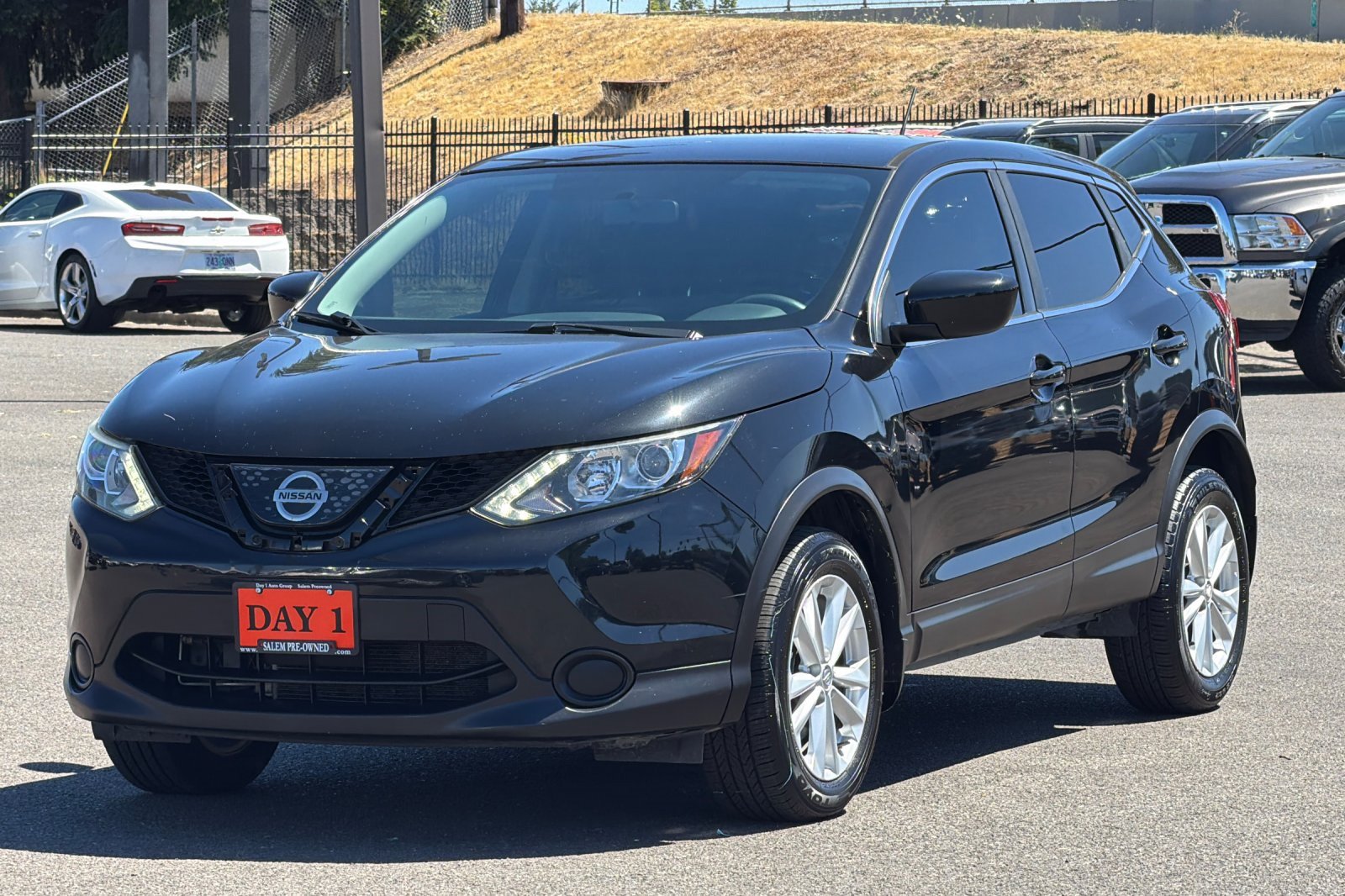 Used 2018 Nissan Rogue Sport S w/ S Appearance Package FWD image 10