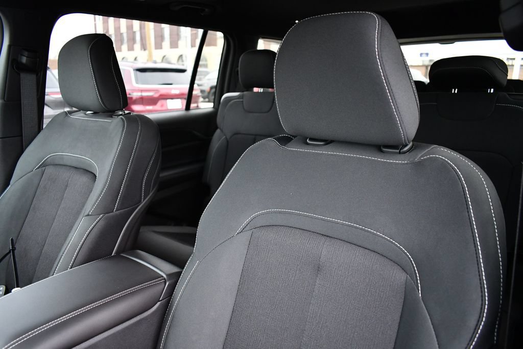 New 2026 Jeep Grand Cherokee L 4WD image 12