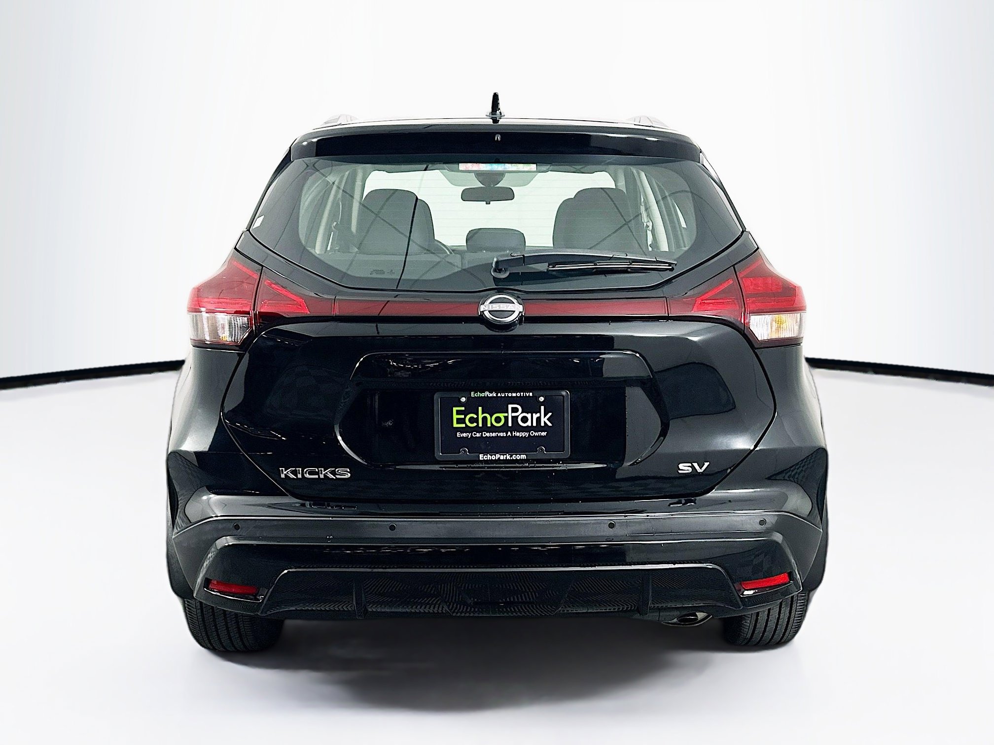 Used 2023 Nissan Kicks SV image 7