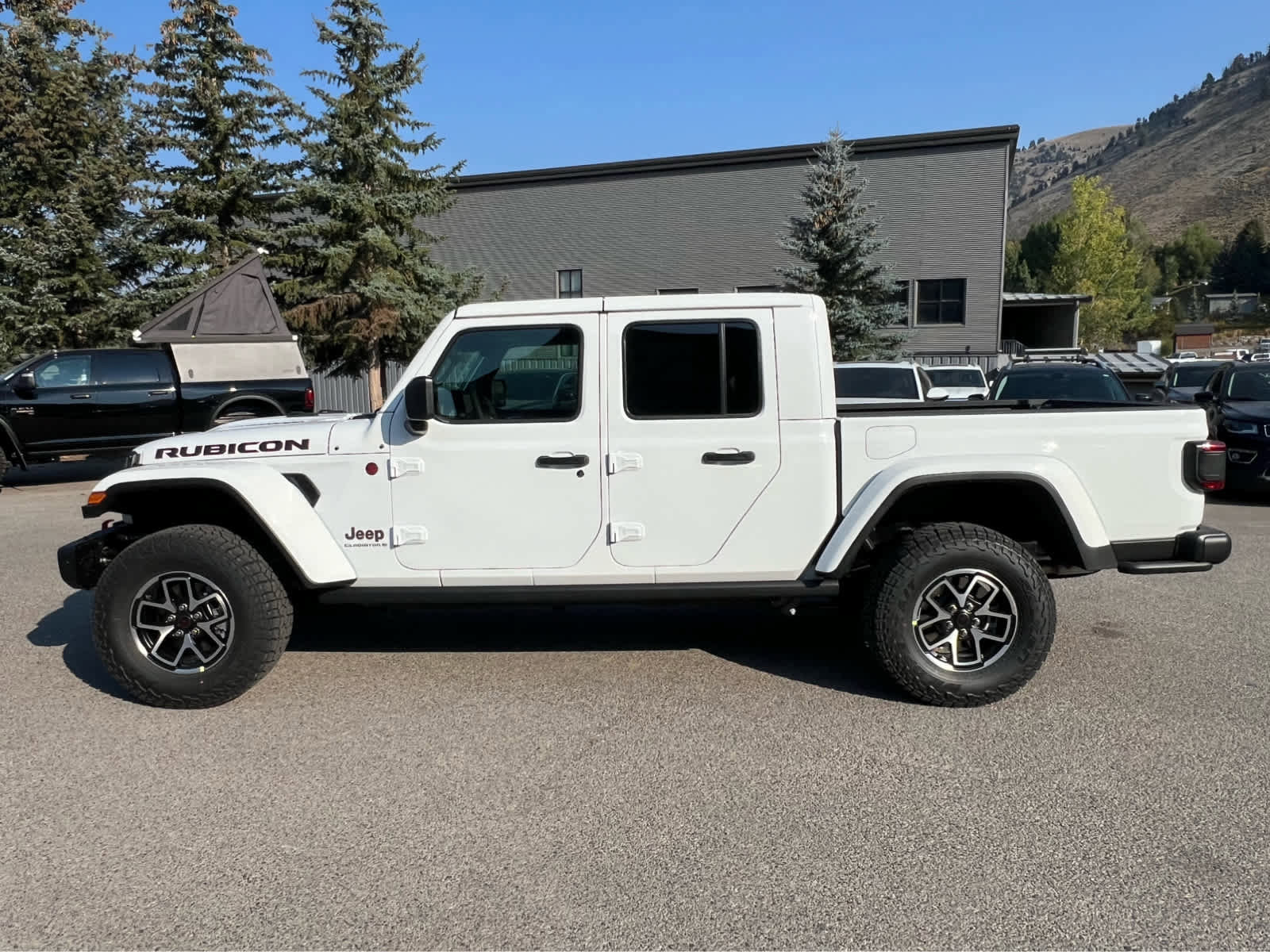 New 2025 Jeep Gladiator Rubicon image 17