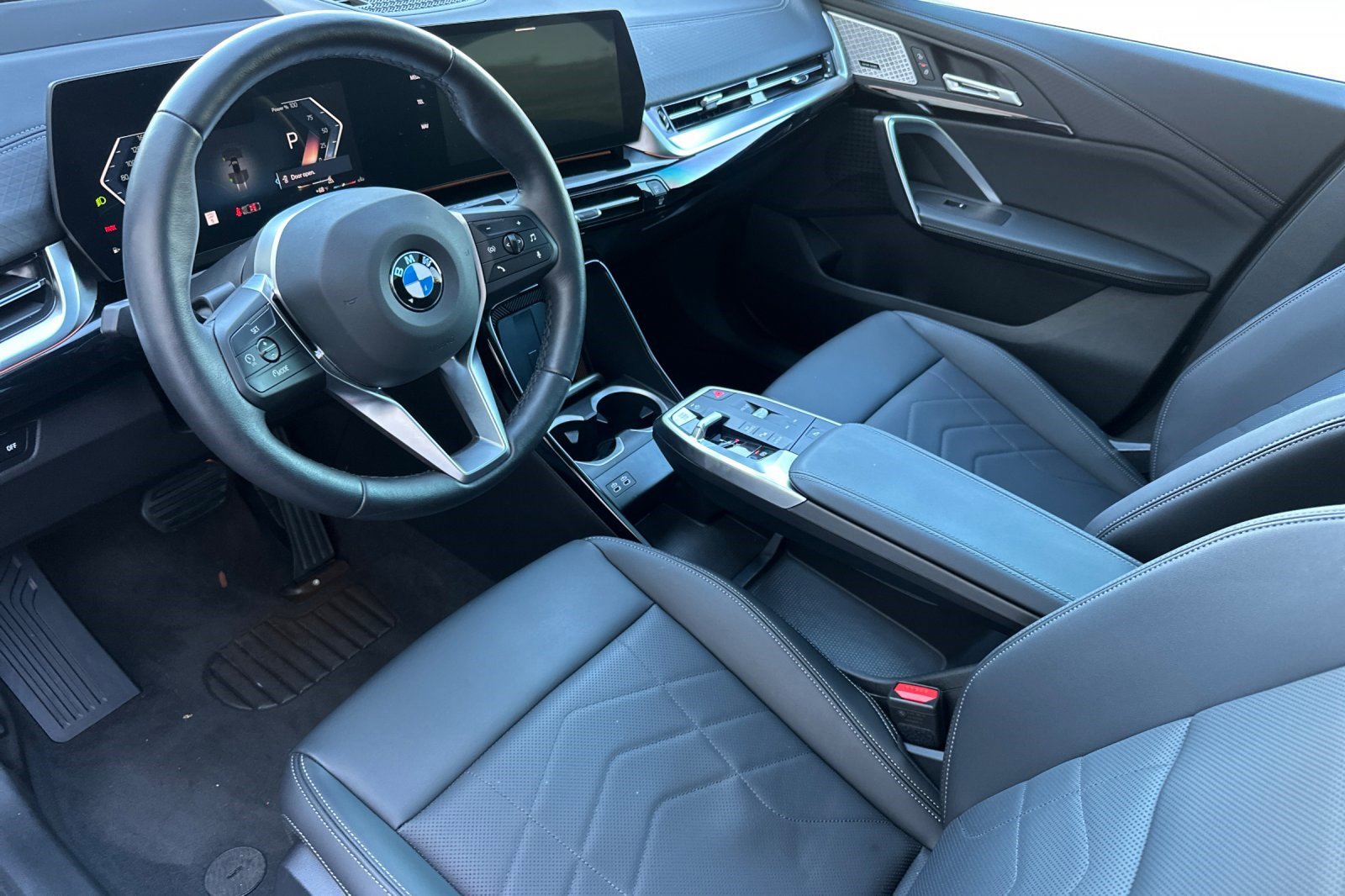 Used 2025 BMW X2 xDrive28i w/ Premium Package image 11