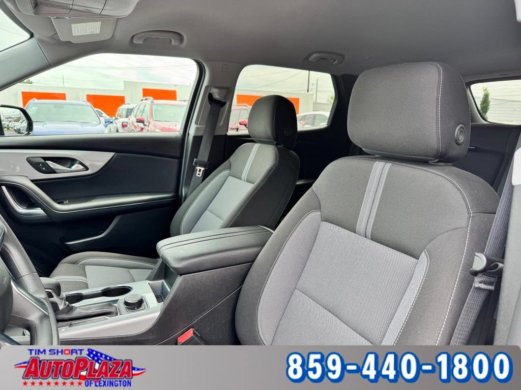 Used 2025 Chevrolet Blazer LT AWD/4WD image 37