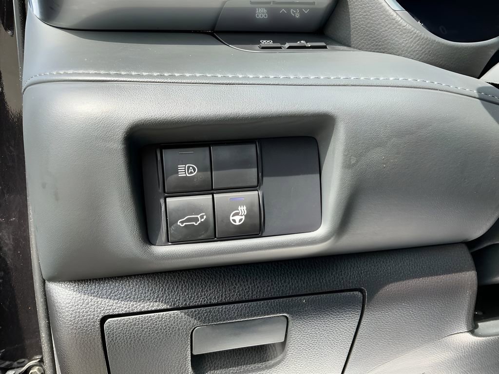 Used 2020 Toyota Highlander Limited image 28