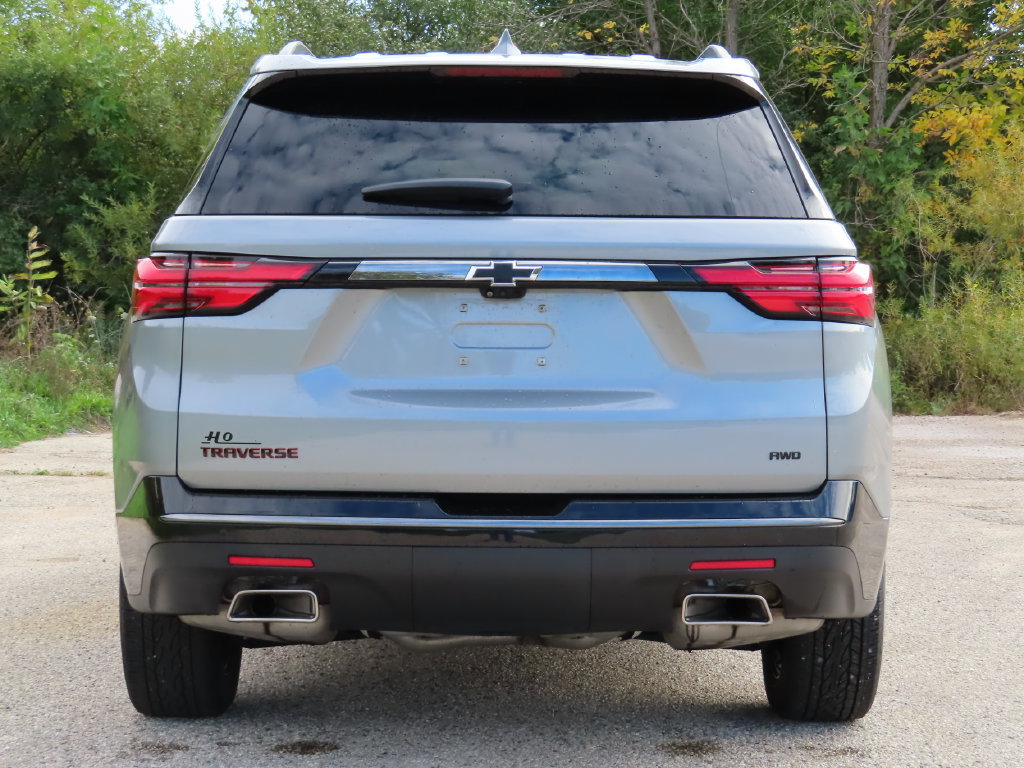 Used 2023 Chevrolet Traverse Premier w/ Redline Edition AWD/4WD image 5