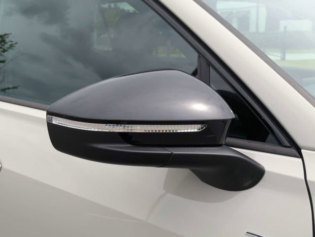 New 2026 Volkswagen Tiguan SE R-Line FWD image 12