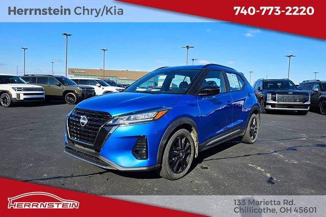 Used 2024 Nissan Kicks SR w/ SR Premium Package FWD image 3