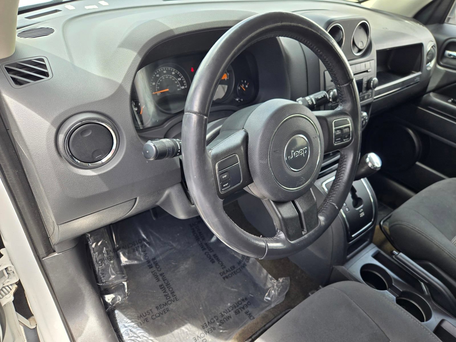 Used 2017 Jeep Patriot Latitude AWD/4WD image 21