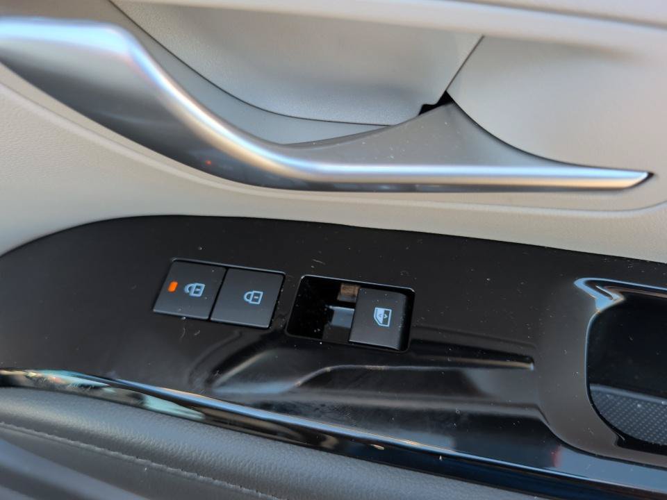 Certified 2025 Hyundai Tucson Limited AWD/4WD image 31