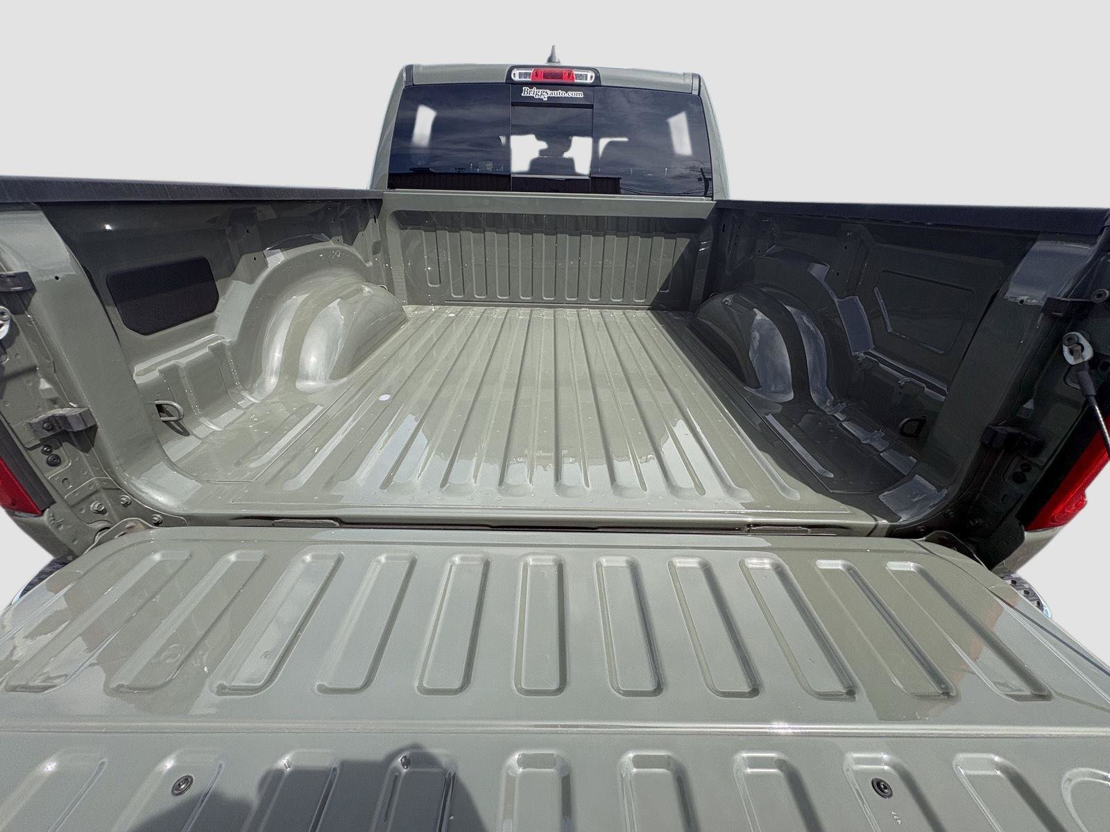 New 2026 RAM 1500 Tradesman AWD/4WD image 17