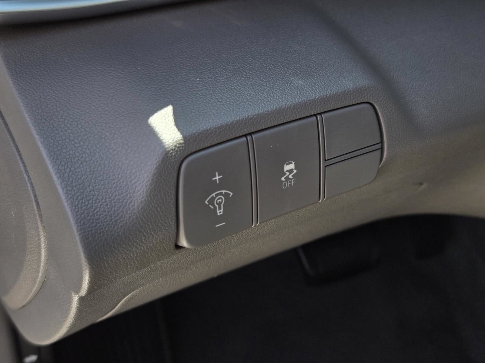 Used 2024 Hyundai Elantra SEL FWD image 23